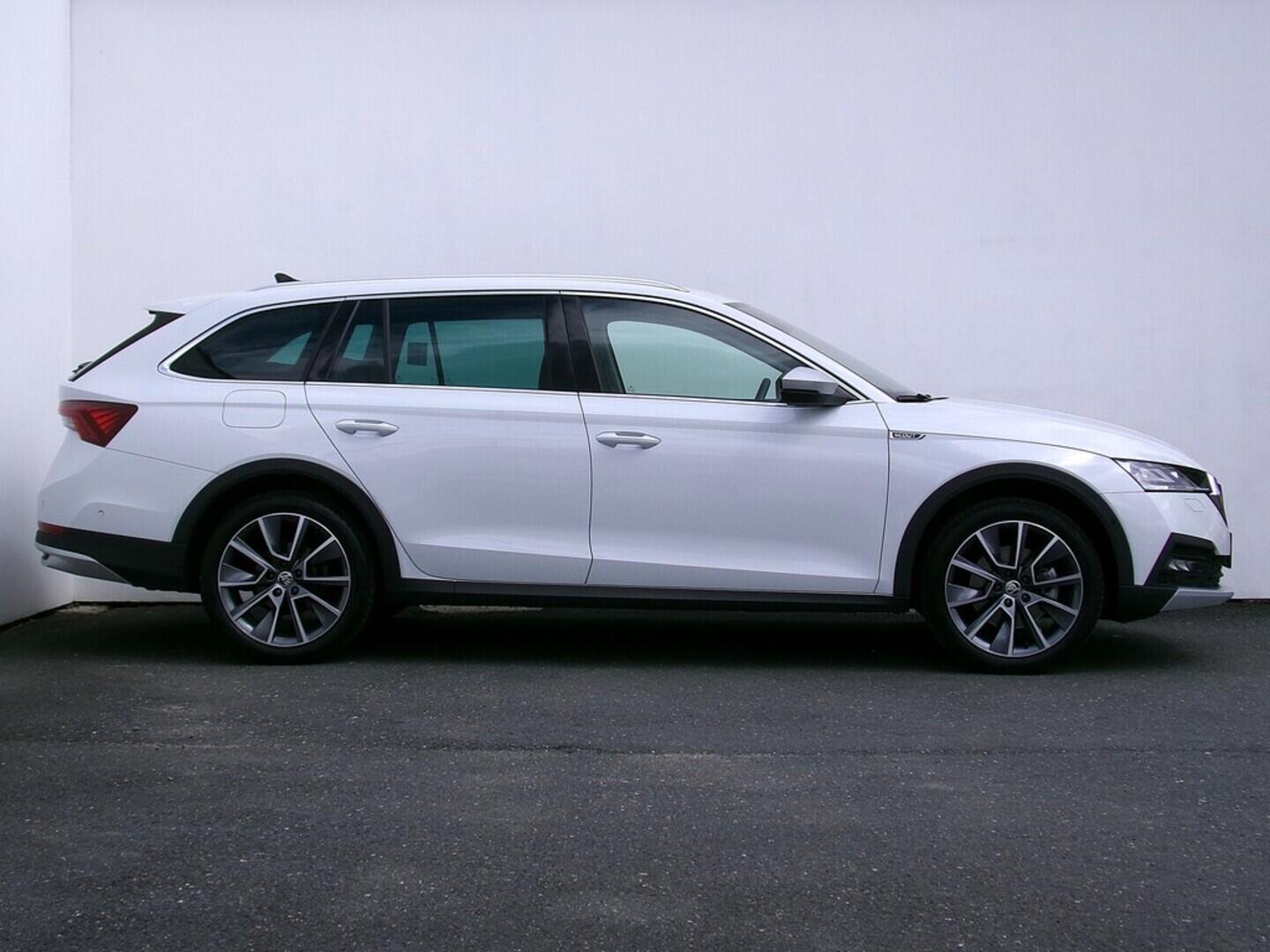 O419V07568_16.webp_OCTAVIA Scout 2.0 TSI 140 kW automat, DPH