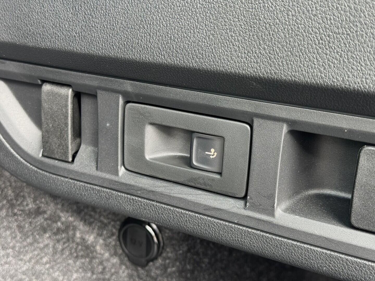 O419V07568_35.webp_OCTAVIA Scout 2.0 TSI 140 kW automat, DPH