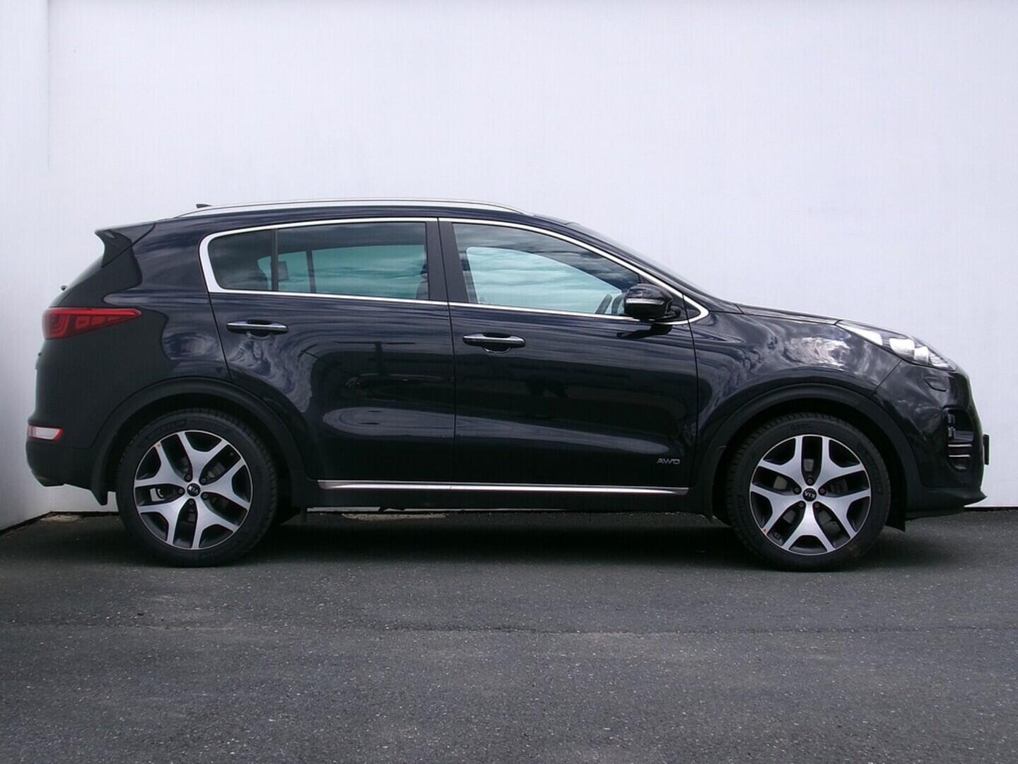O419V07573_16.webp_SPORTAGE GT Line 2.0  136 kW automat