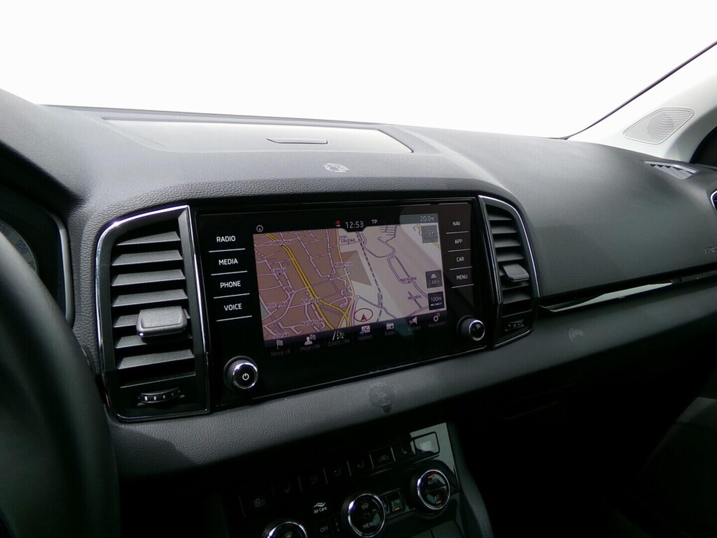 O419V07595_25.webp_KAROQ Style 1.5 TSI 110 kW manuál