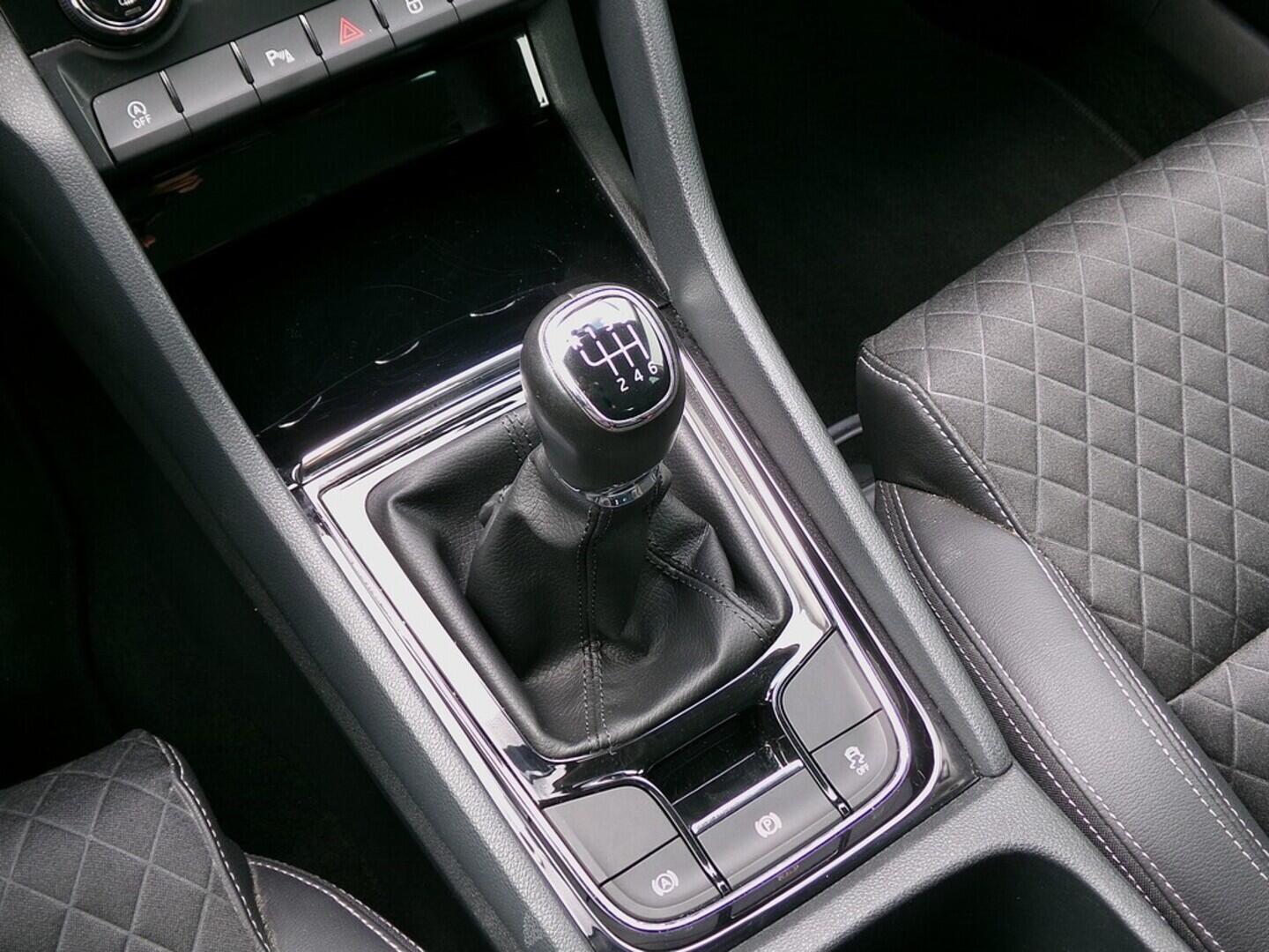 O419V07595_30.webp_KAROQ Style 1.5 TSI 110 kW manuál