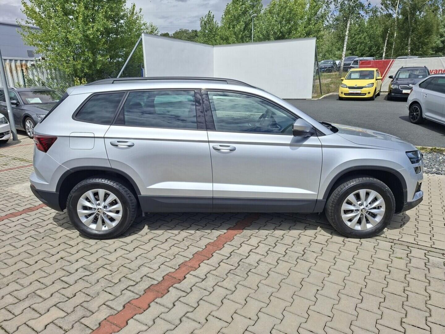 O419V07613_12.webp_KAROQ Ambition 1.5 TSI 110 kW manuál, DPH