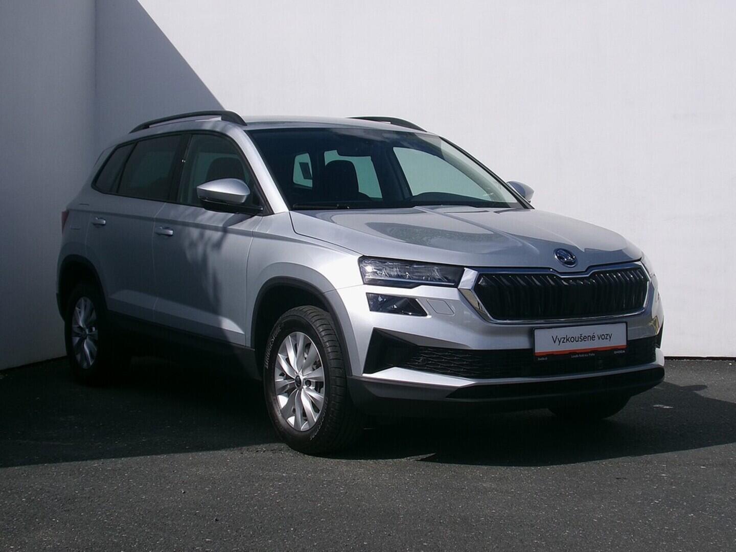 O419V07613_14.webp_KAROQ Ambition 1.5 TSI 110 kW manuál, DPH