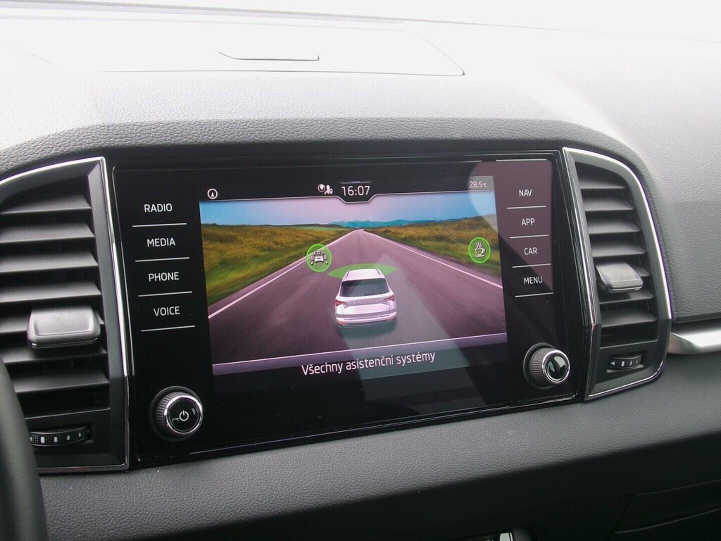 O419V07613_27.webp_KAROQ Ambition 1.5 TSI 110 kW manuál, DPH