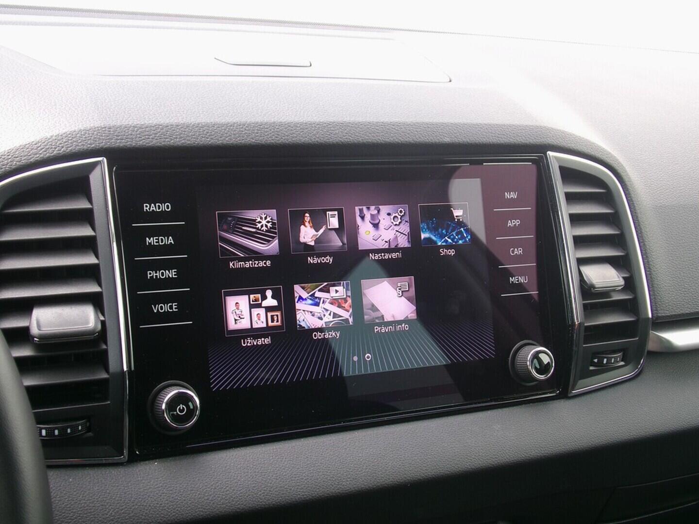 O419V07613_29.webp_KAROQ Ambition 1.5 TSI 110 kW manuál, DPH