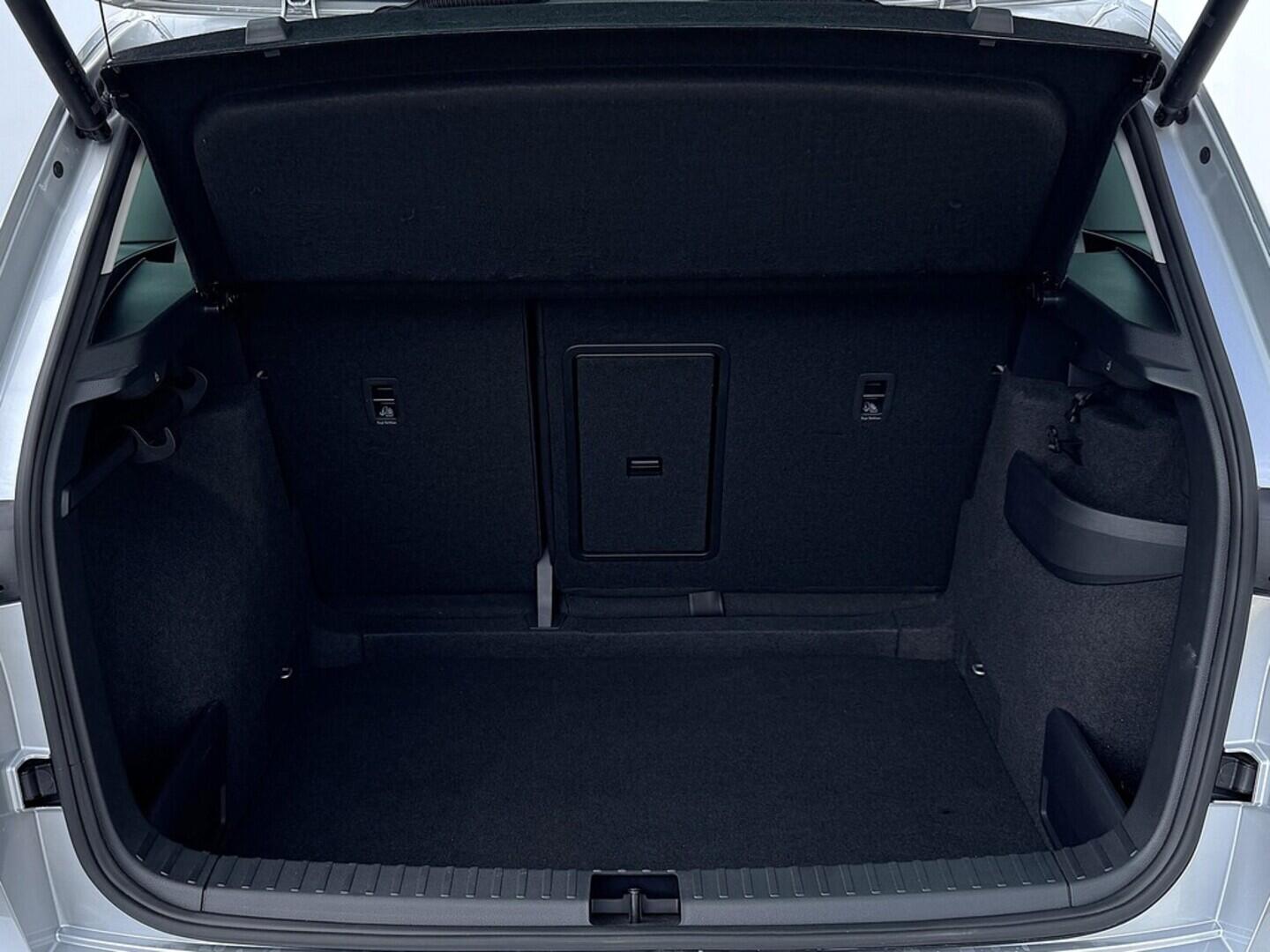 O419V07613_34.webp_KAROQ Ambition 1.5 TSI 110 kW manuál, DPH