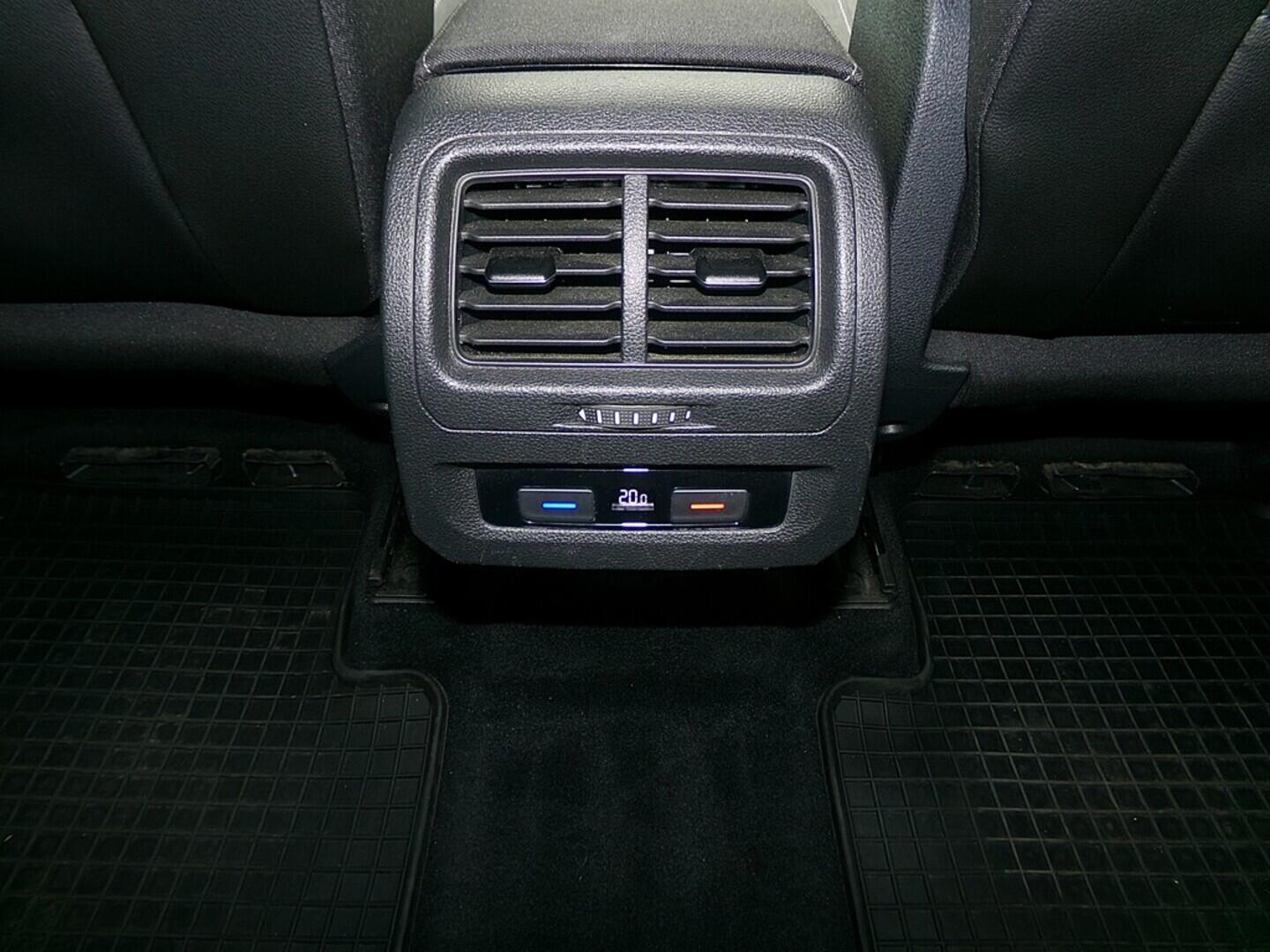 O419V07636_31.webp_TOURAN Comfortline 1.4 TSI 110 kW automat