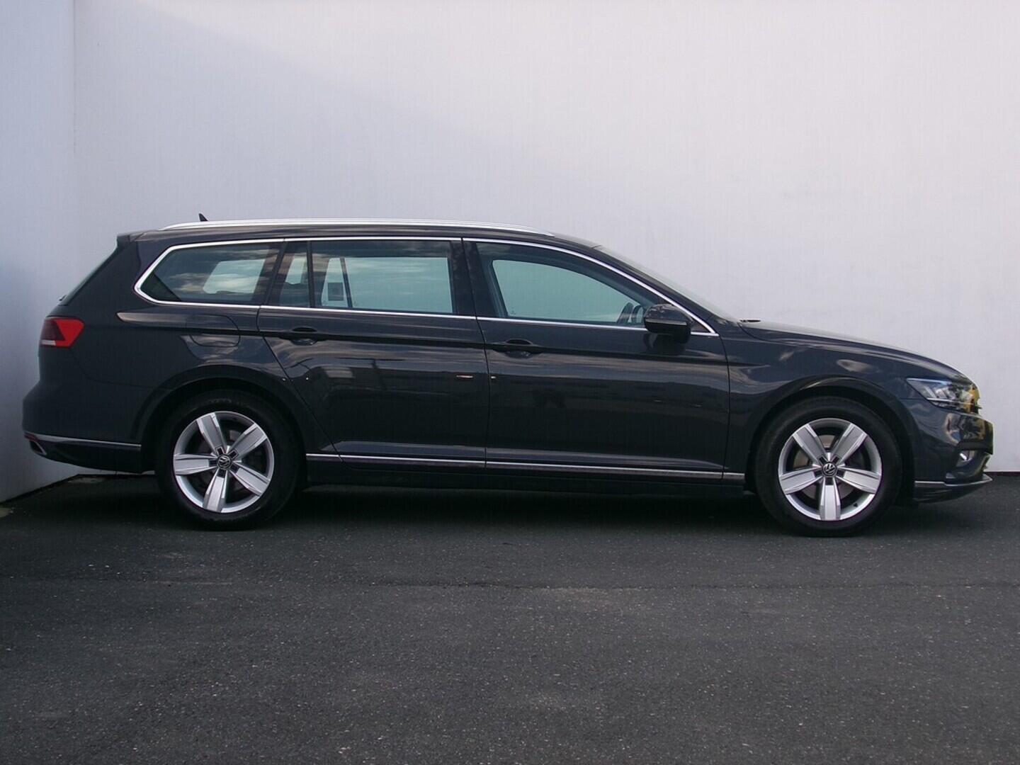O419V07640_16.webp_PASSAT Elegance 2.0 TDI 110 kW automat