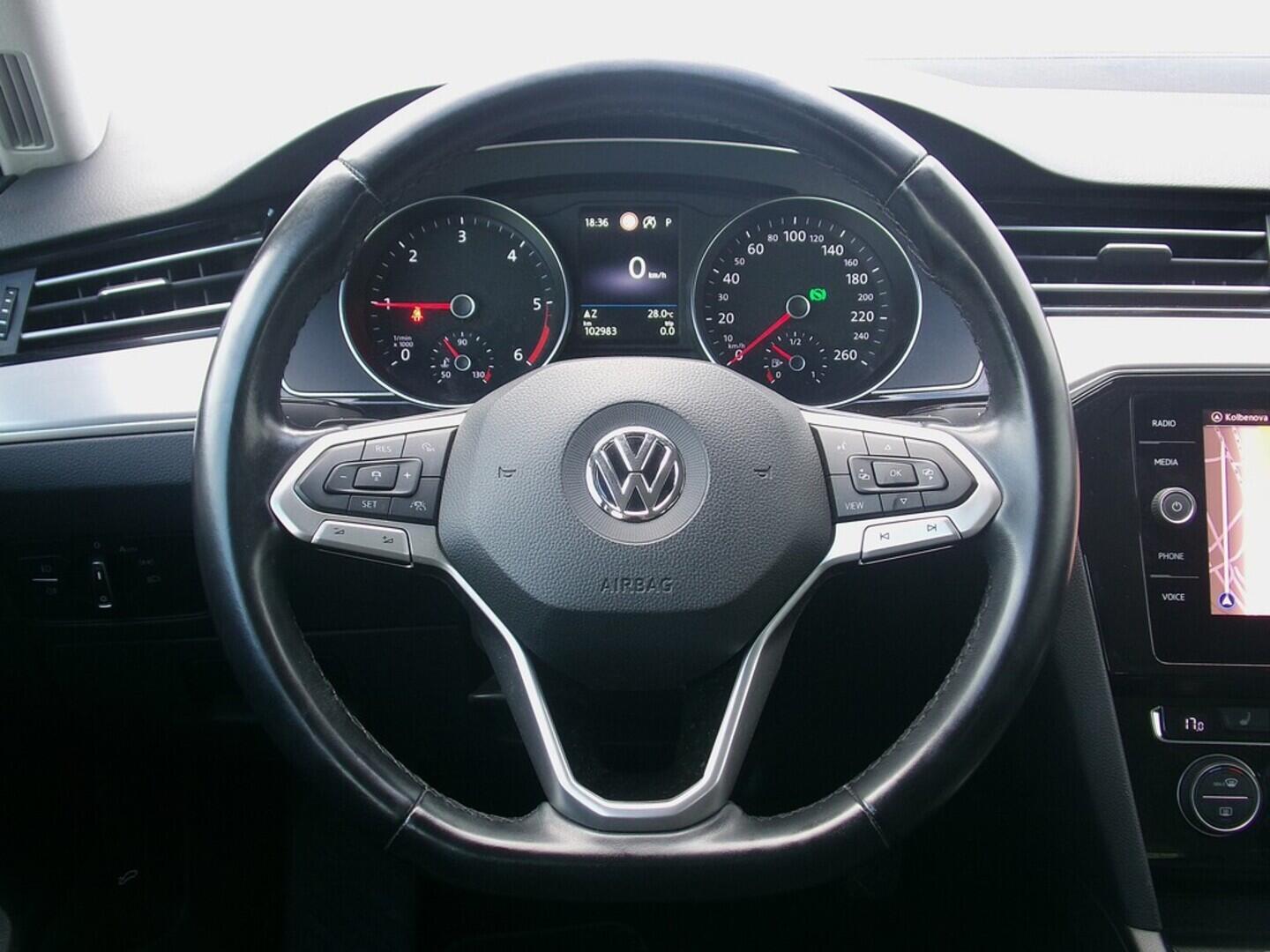 O419V07640_22.webp_PASSAT Elegance 2.0 TDI 110 kW automat