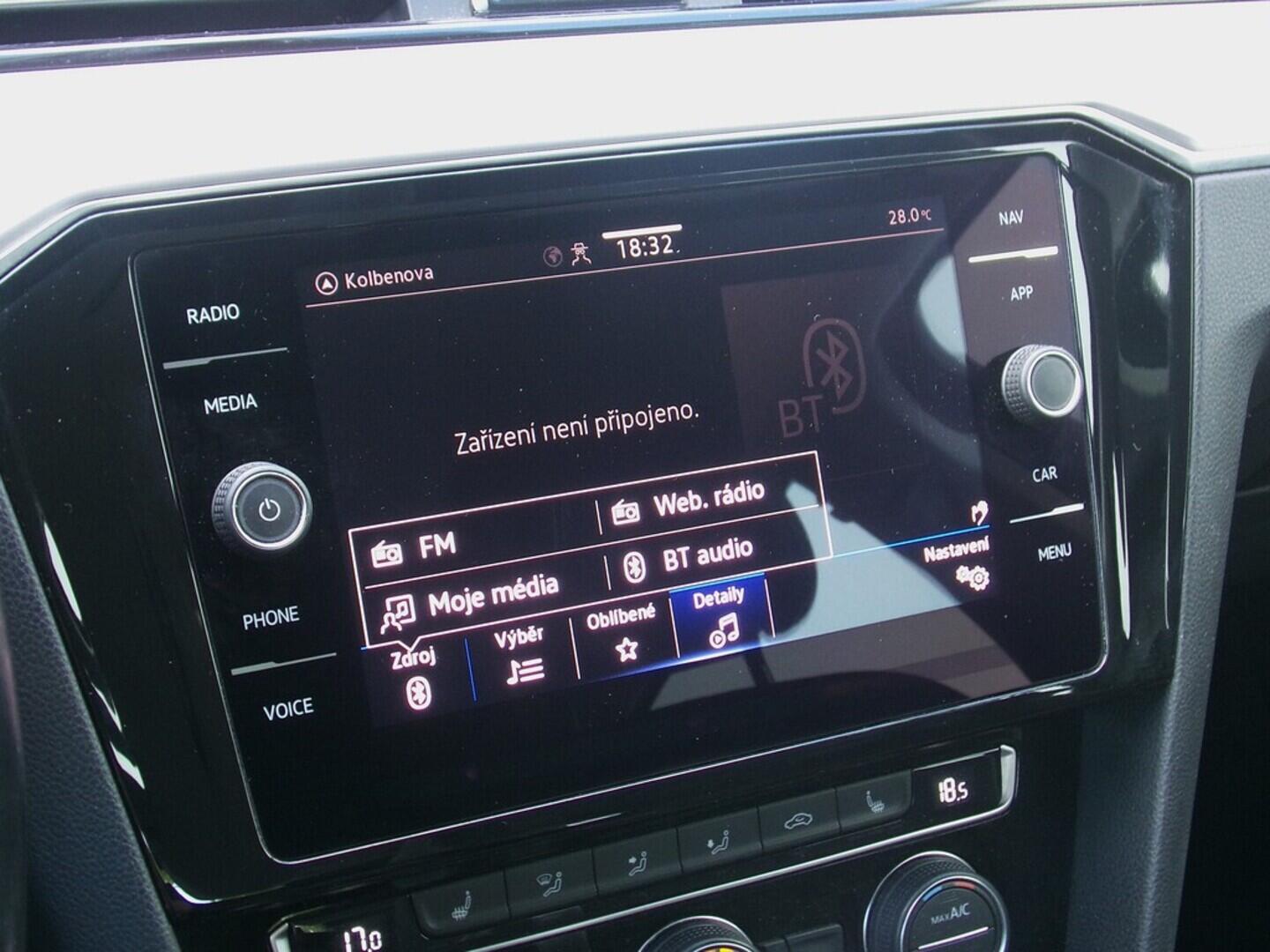 O419V07640_25.webp_PASSAT Elegance 2.0 TDI 110 kW automat