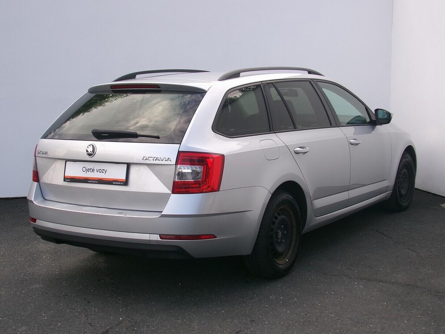 O419V07641_11.webp_OCTAVIA Ambition 1.6 TDI 85 kW manuál, DPH