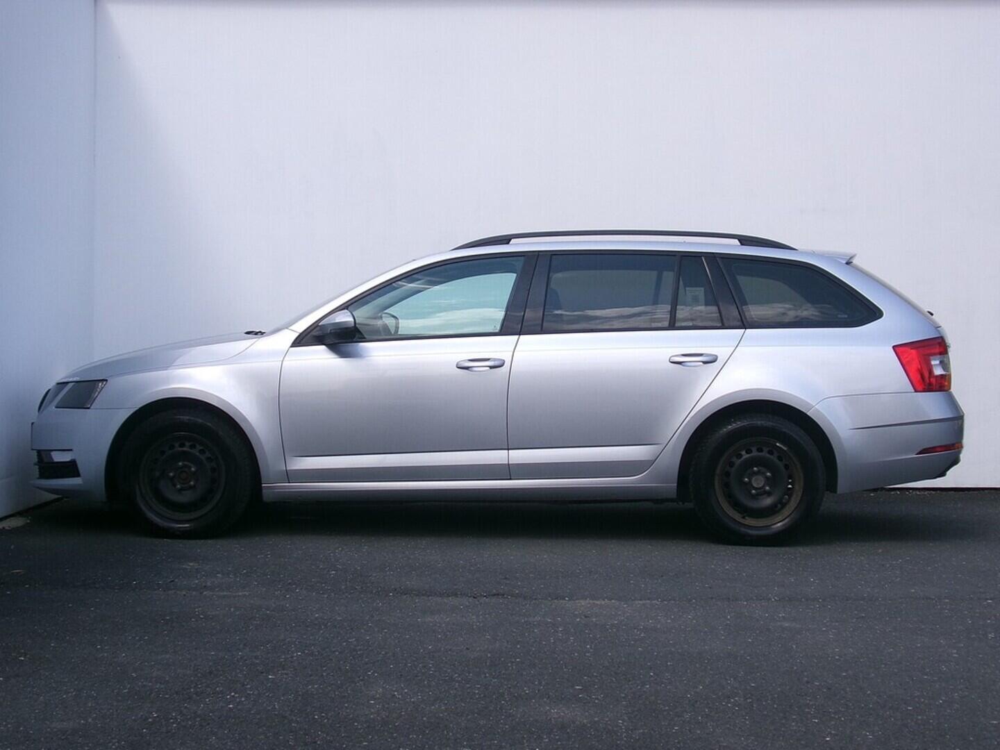 O419V07641_12.webp_OCTAVIA Ambition 1.6 TDI 85 kW manuál, DPH