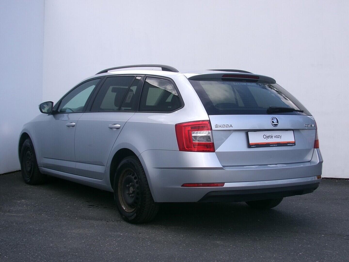 O419V07641_15.webp_OCTAVIA Ambition 1.6 TDI 85 kW manuál, DPH