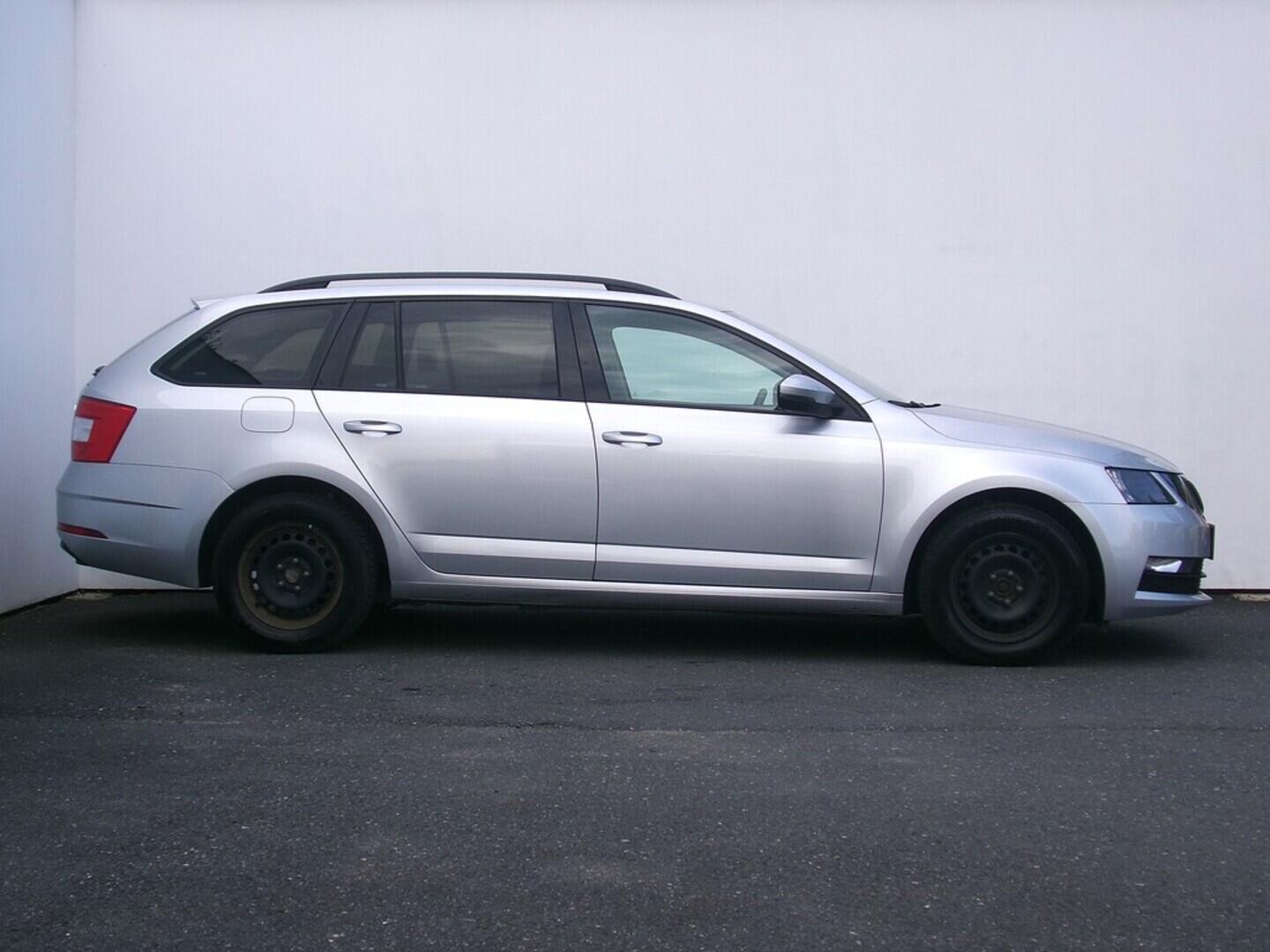 O419V07641_16.webp_OCTAVIA Ambition 1.6 TDI 85 kW manuál, DPH