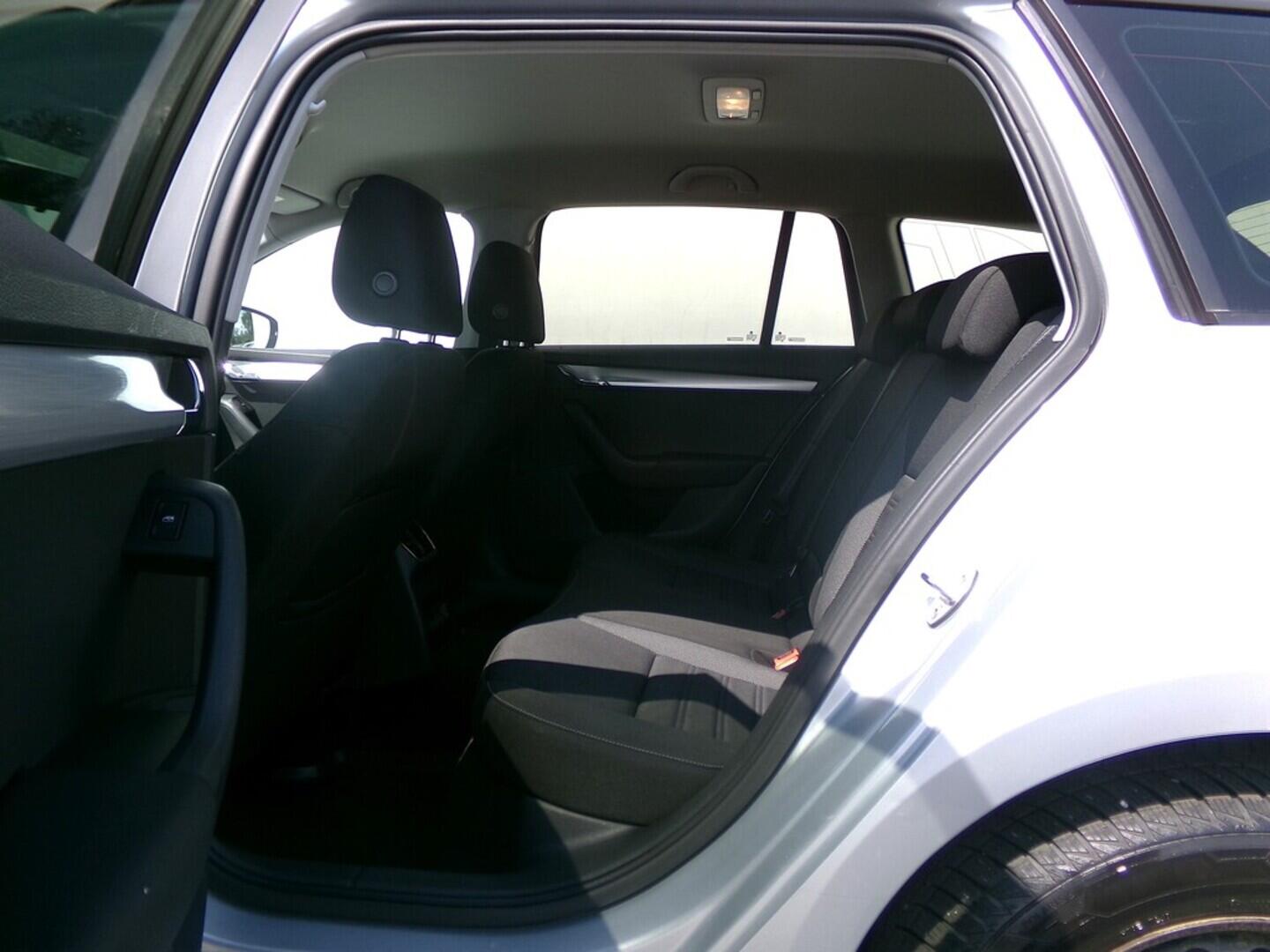 O419V07641_28.webp_OCTAVIA Ambition 1.6 TDI 85 kW manuál, DPH