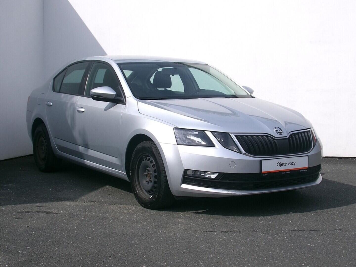 O419V07642_14.webp_OCTAVIA Ambition 1.6 TDI 85 kW manuál, DPH