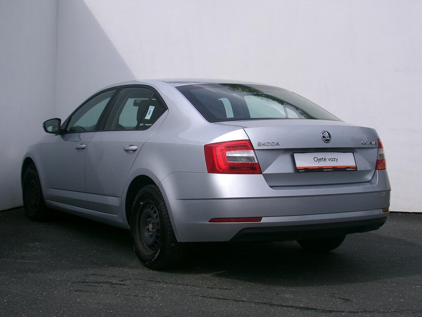 O419V07642_15.webp_OCTAVIA Ambition 1.6 TDI 85 kW manuál, DPH