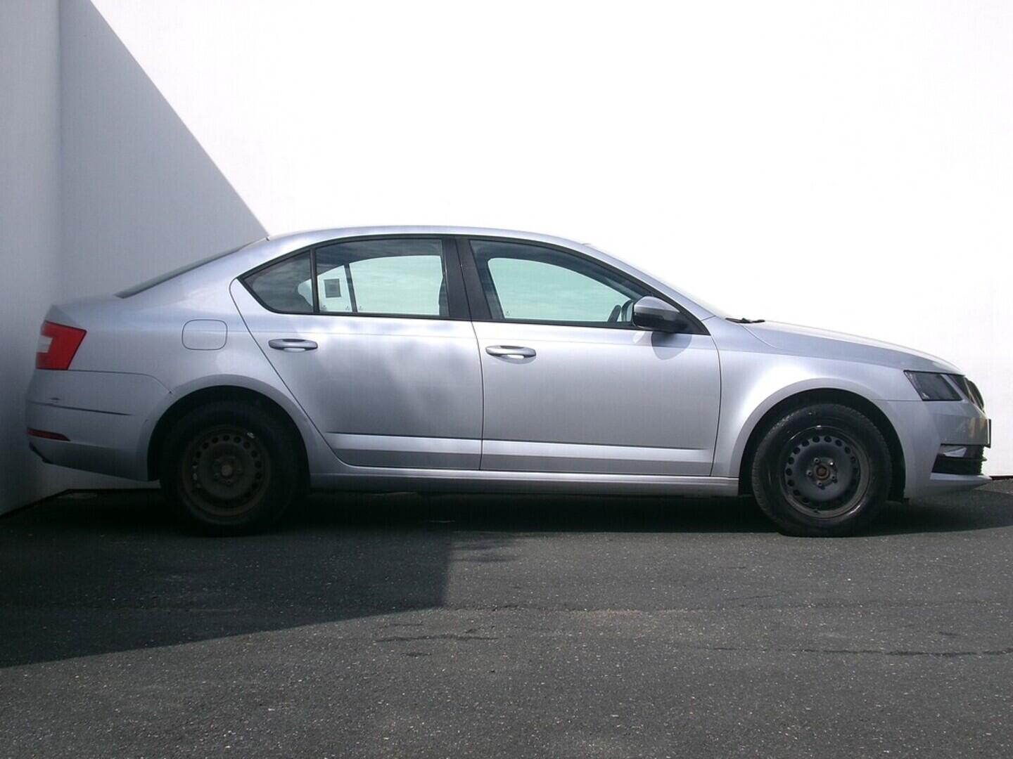 O419V07642_16.webp_OCTAVIA Ambition 1.6 TDI 85 kW manuál, DPH