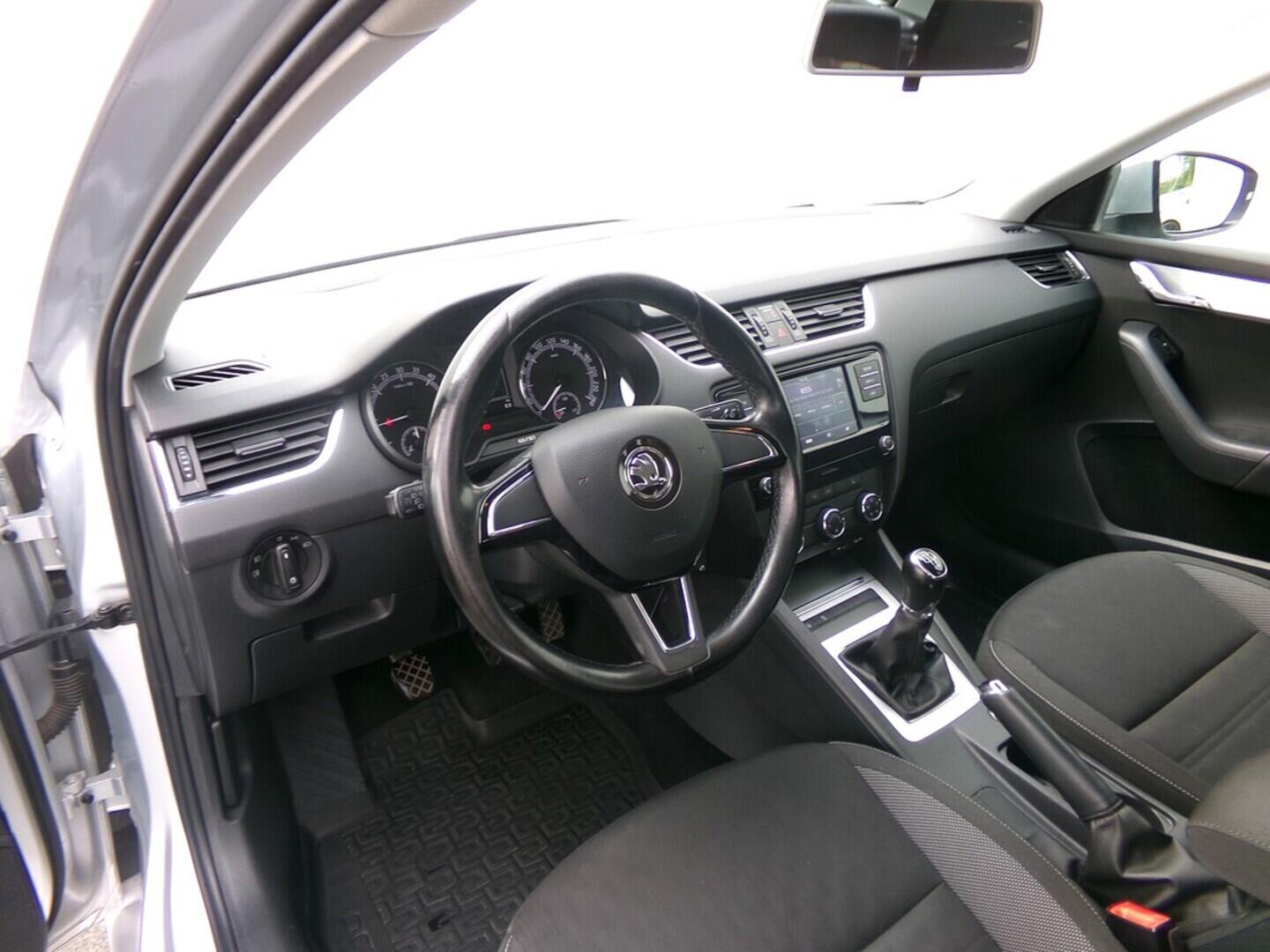 O419V07642_19.webp_OCTAVIA Ambition 1.6 TDI 85 kW manuál, DPH