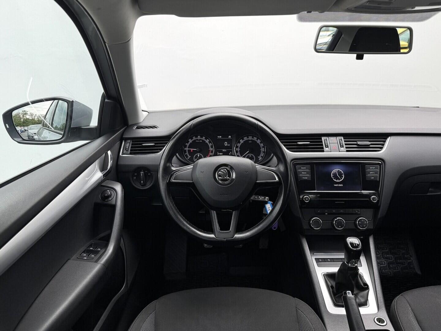 O419V07642_23.webp_OCTAVIA Ambition 1.6 TDI 85 kW manuál, DPH