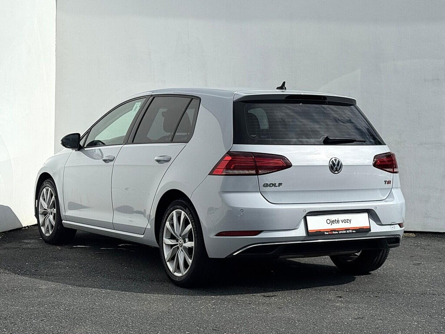 O419V07647_15.webp_GOLF Comfortline 1.4 TSI 110 kW manuál