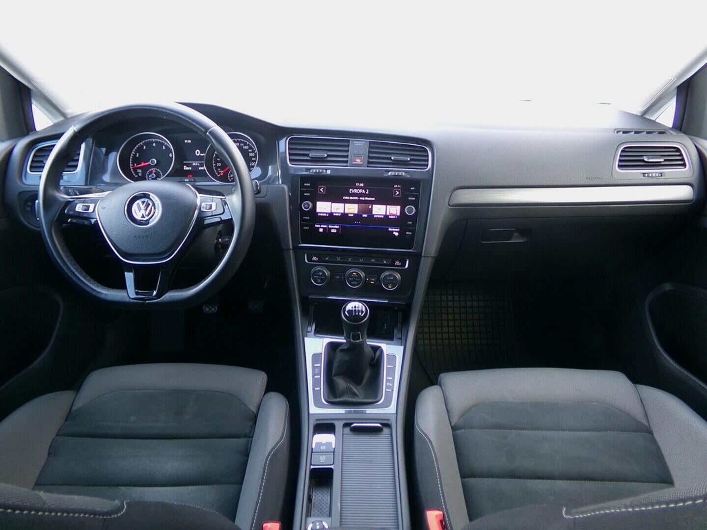 O419V07647_18.webp_GOLF Comfortline 1.4 TSI 110 kW manuál