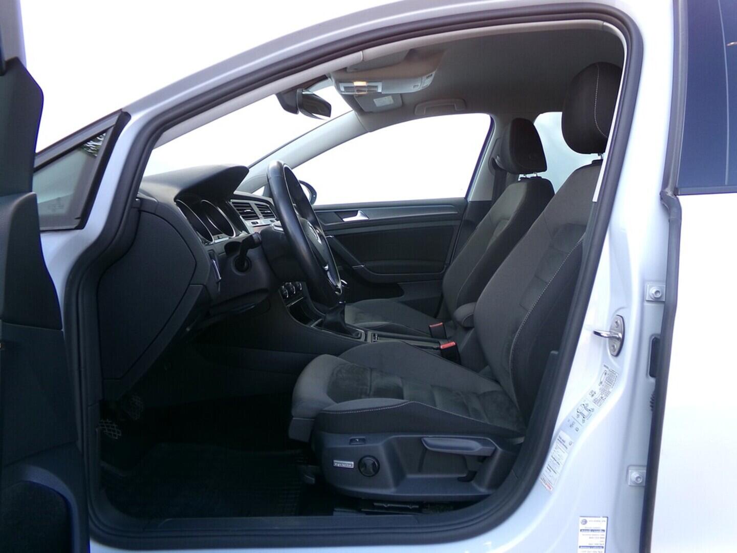 O419V07647_20.webp_GOLF Comfortline 1.4 TSI 110 kW manuál