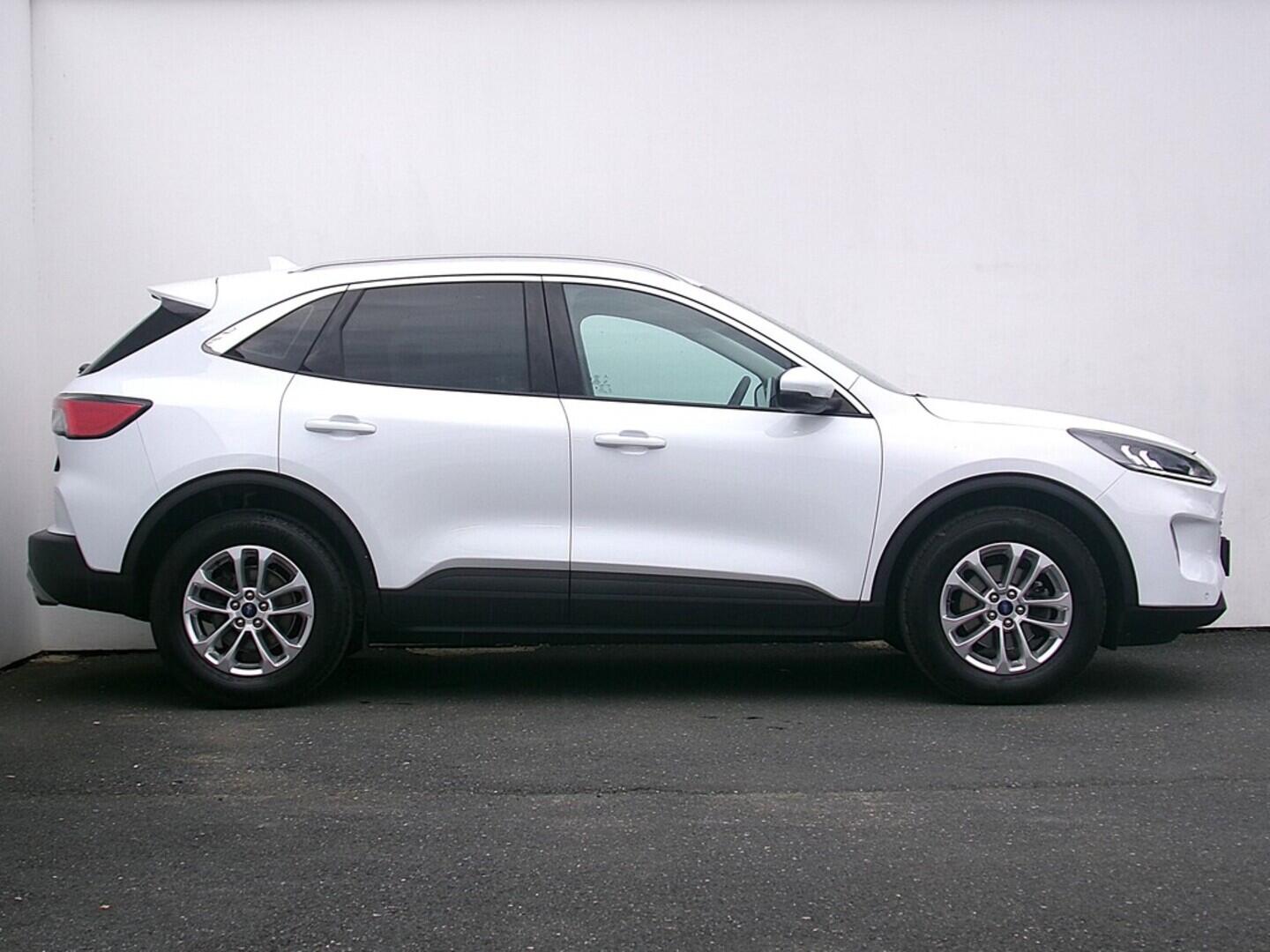 O419V07652_16.webp_KUGA Titanium 1.5  88 kW automat