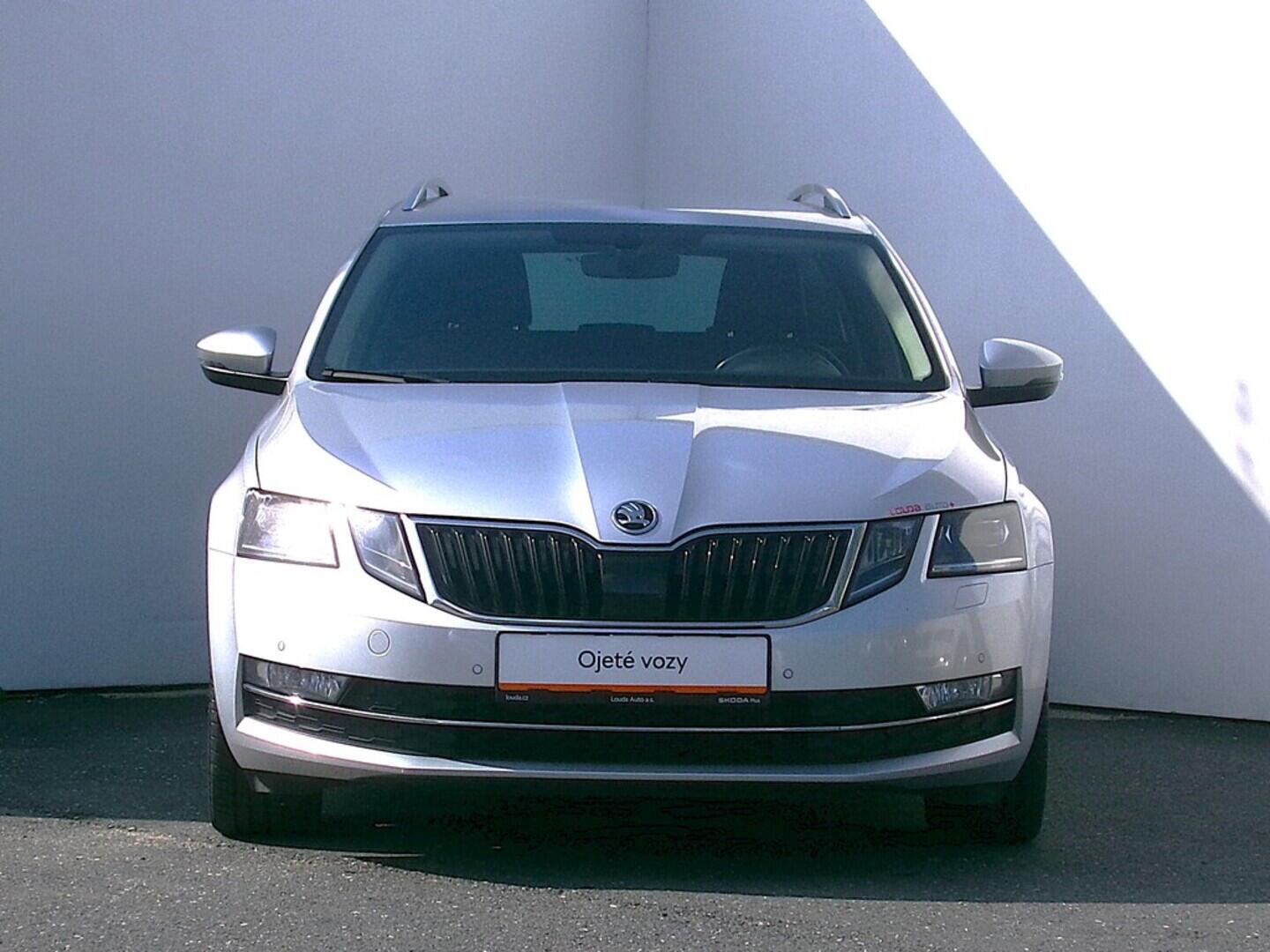 O419V07666_13.webp_OCTAVIA L&K 2.0 TSI 140 kW automat