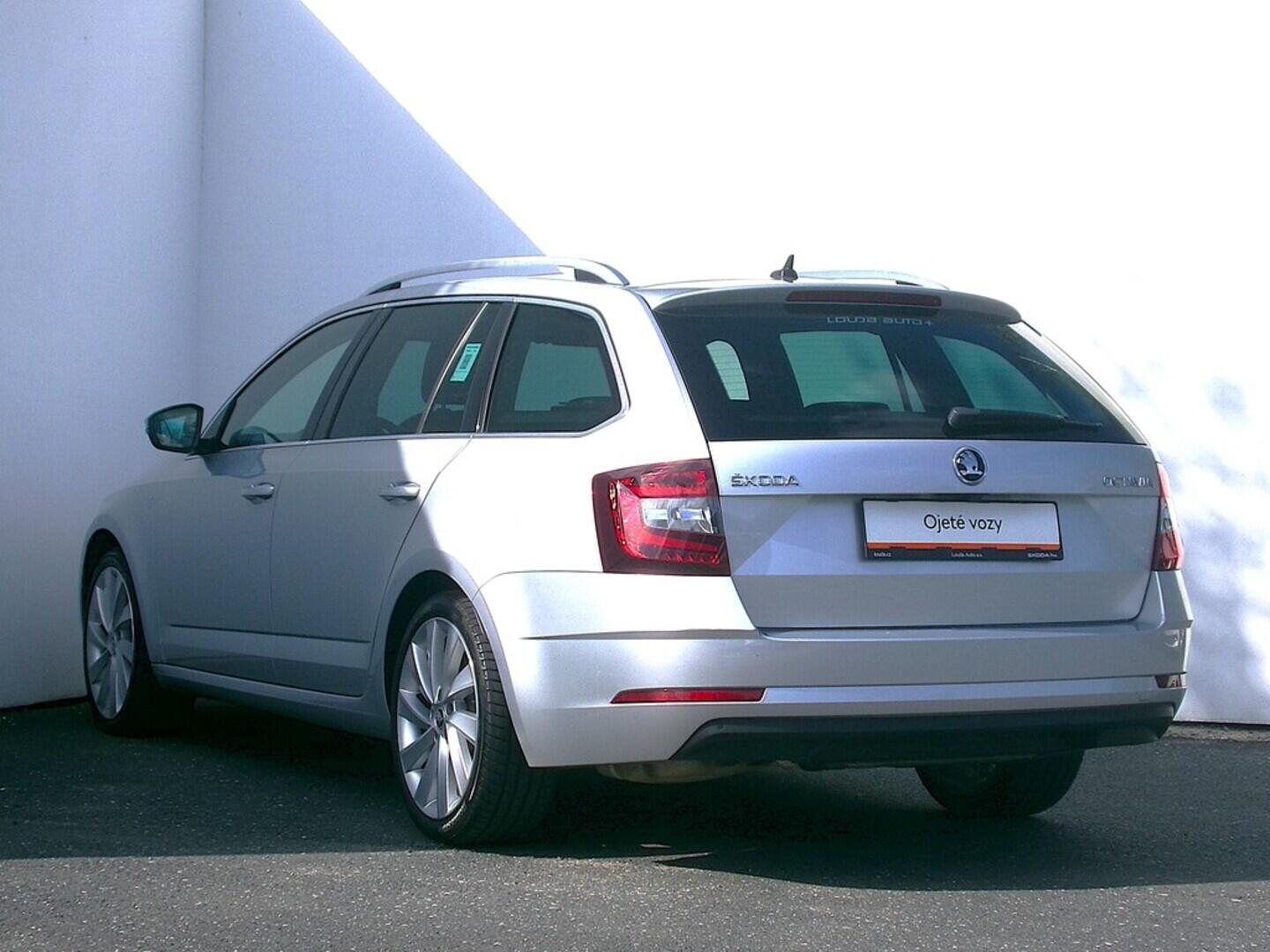 O419V07666_15.webp_OCTAVIA L&K 2.0 TSI 140 kW automat