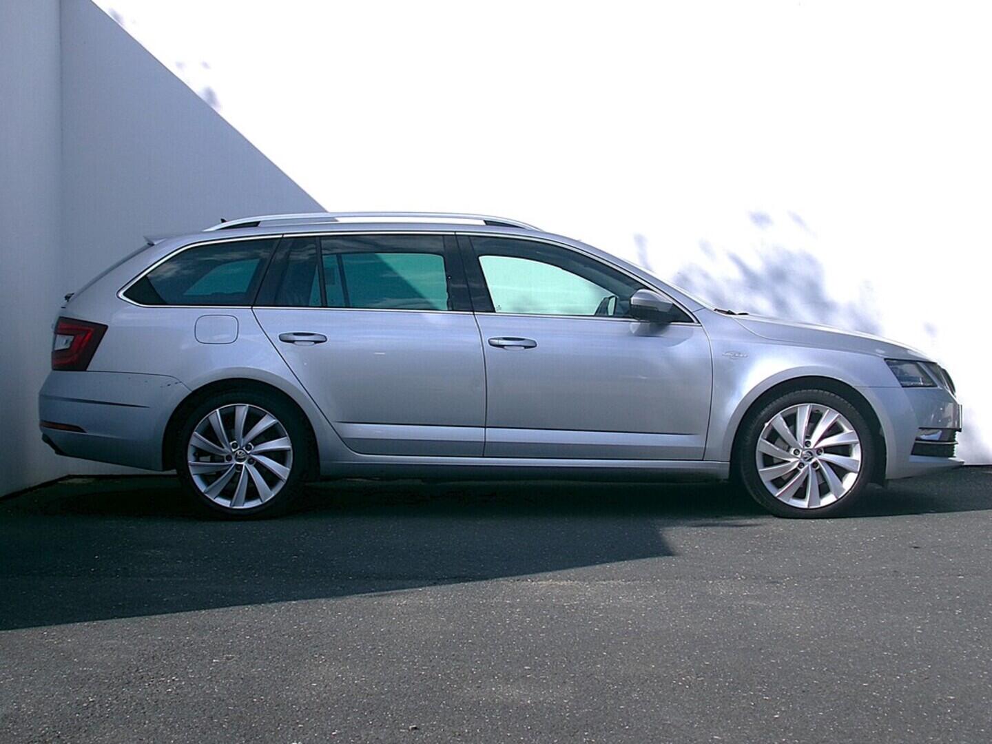 O419V07666_16.webp_OCTAVIA L&K 2.0 TSI 140 kW automat