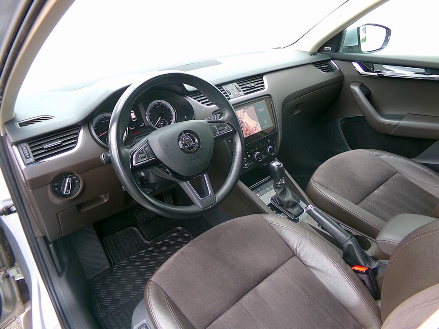 O419V07666_19.webp_OCTAVIA L&K 2.0 TSI 140 kW automat