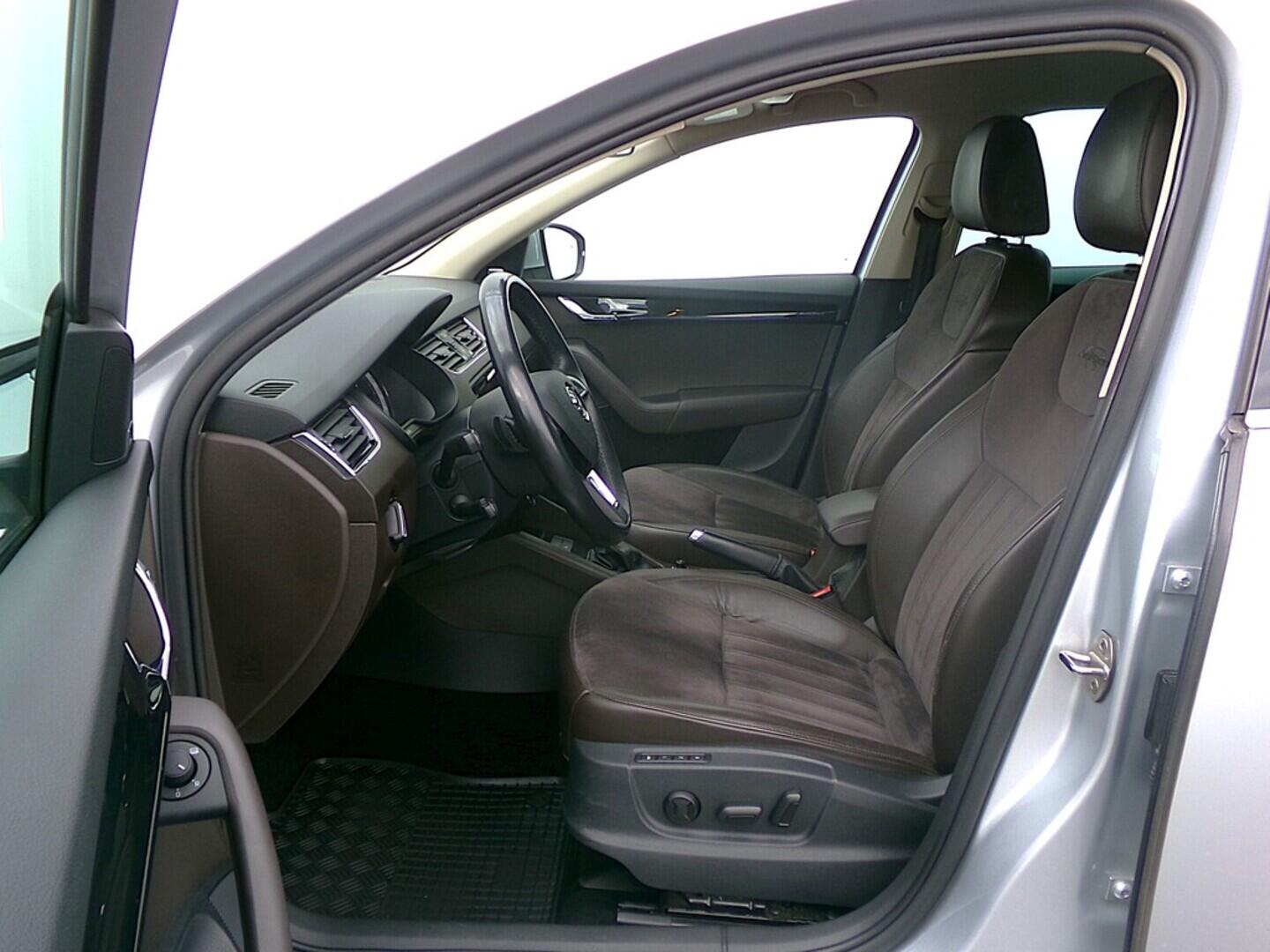 O419V07666_20.webp_OCTAVIA L&K 2.0 TSI 140 kW automat