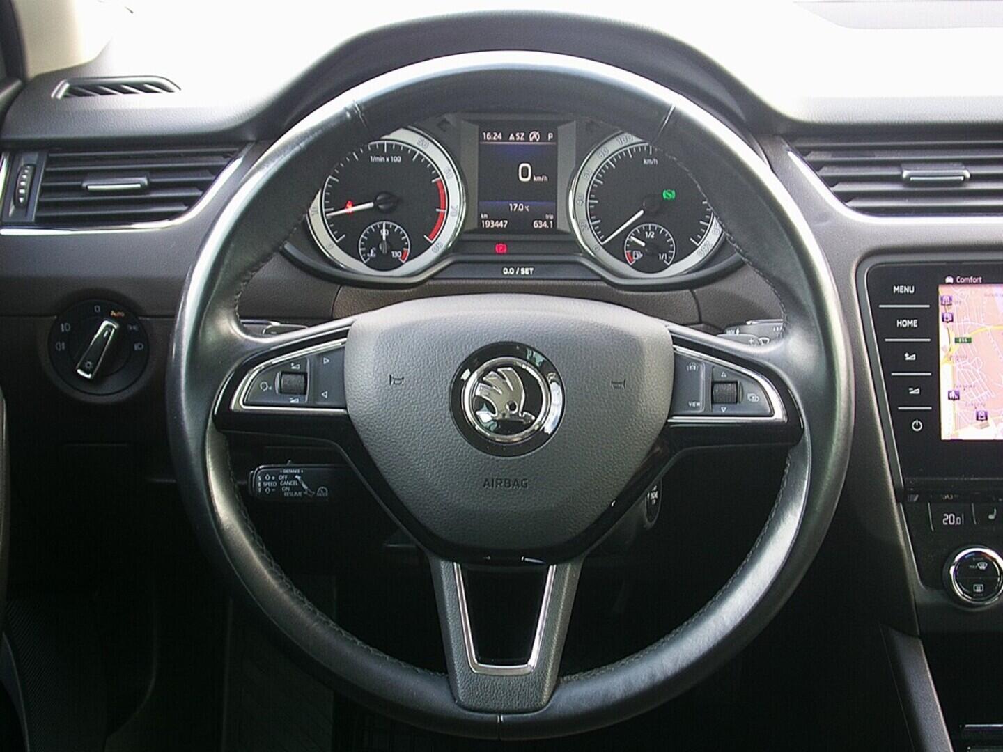 O419V07666_25.webp_OCTAVIA L&K 2.0 TSI 140 kW automat