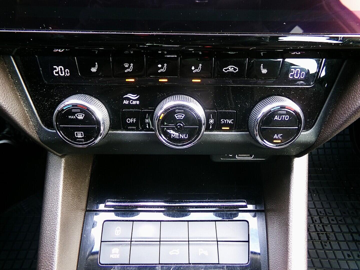 O419V07666_34.webp_OCTAVIA L&K 2.0 TSI 140 kW automat