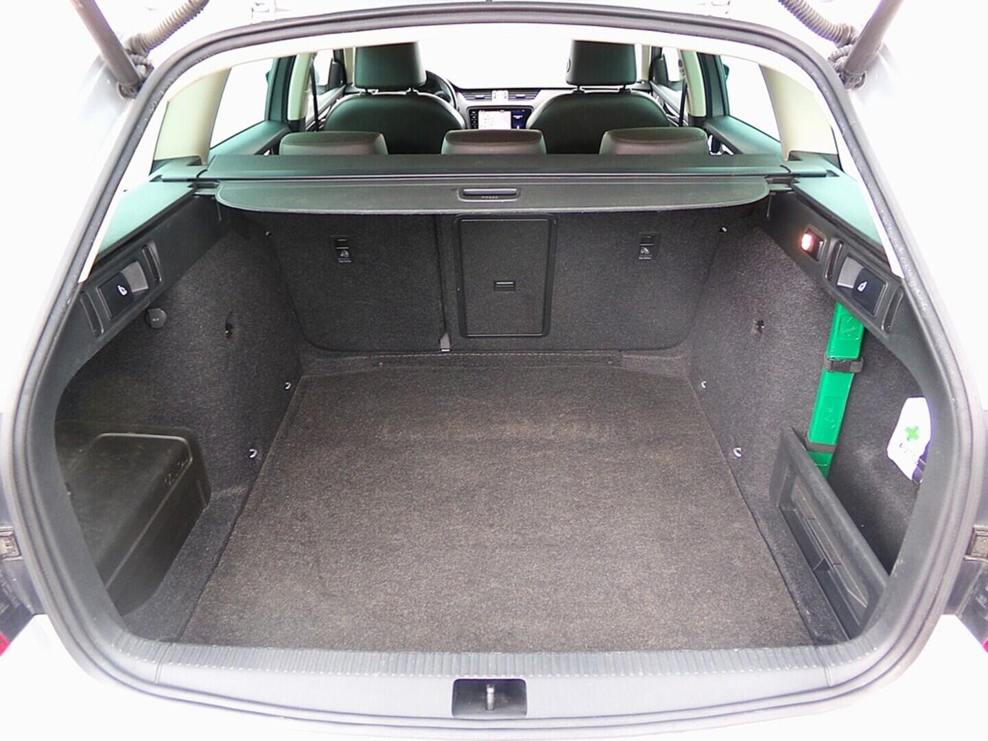 O419V07666_37.webp_OCTAVIA L&K 2.0 TSI 140 kW automat