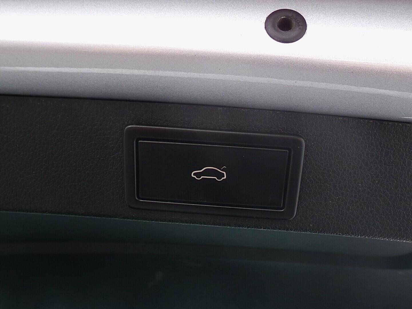 O419V07666_38.webp_OCTAVIA L&K 2.0 TSI 140 kW automat