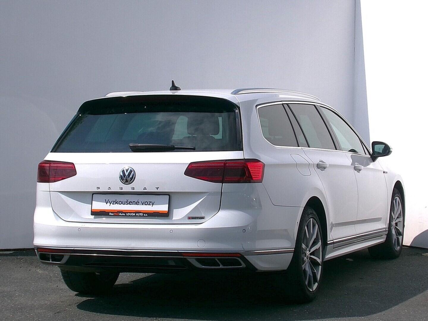 O419V07670_11.webp_PASSAT VARIANT R-line 2.0 TDI 140 kW automat, DPH