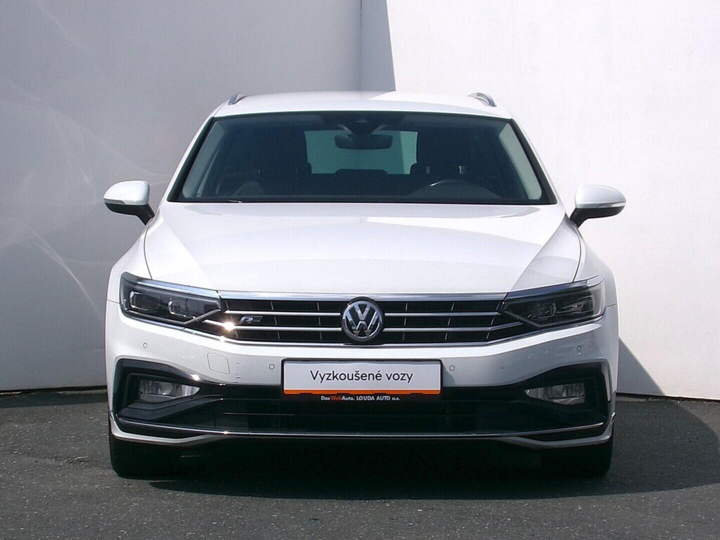 O419V07670_13.webp_PASSAT VARIANT R-line 2.0 TDI 140 kW automat, DPH