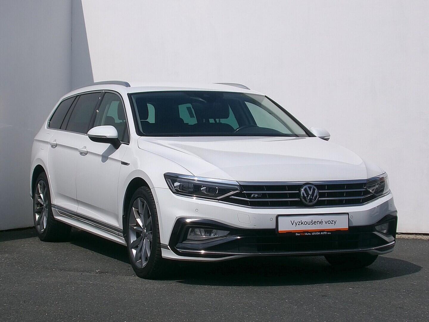 O419V07670_14.webp_PASSAT VARIANT R-line 2.0 TDI 140 kW automat, DPH