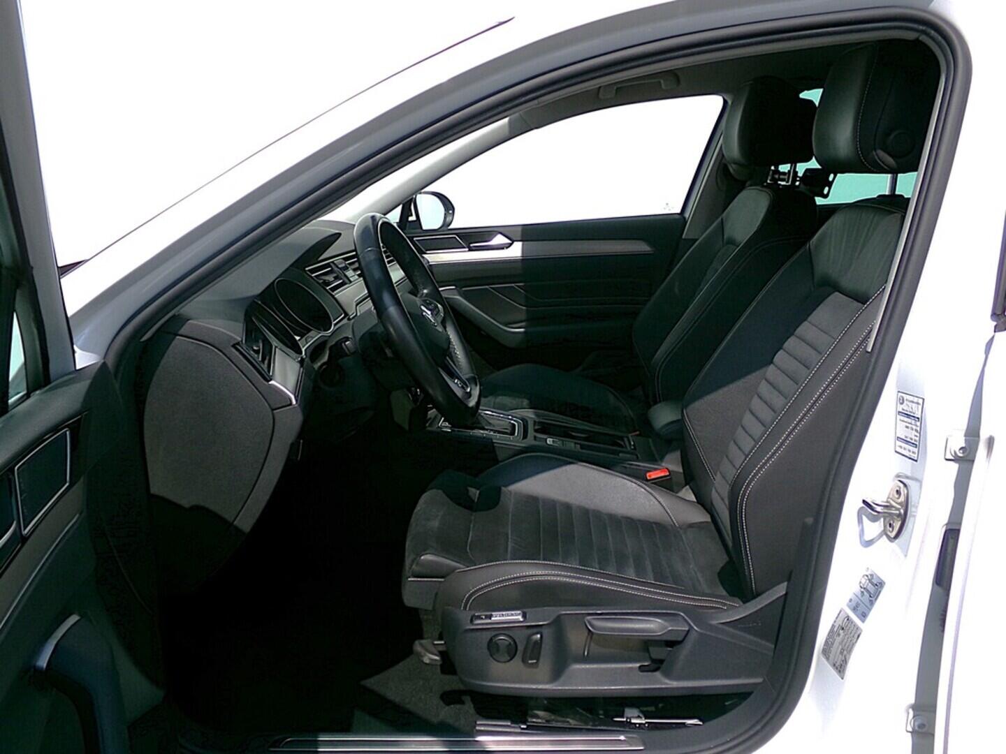 O419V07670_20.webp_PASSAT VARIANT R-line 2.0 TDI 140 kW automat, DPH