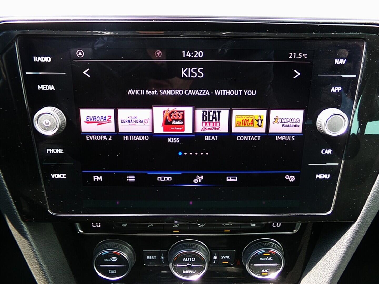 O419V07670_28.webp_PASSAT VARIANT R-line 2.0 TDI 140 kW automat, DPH