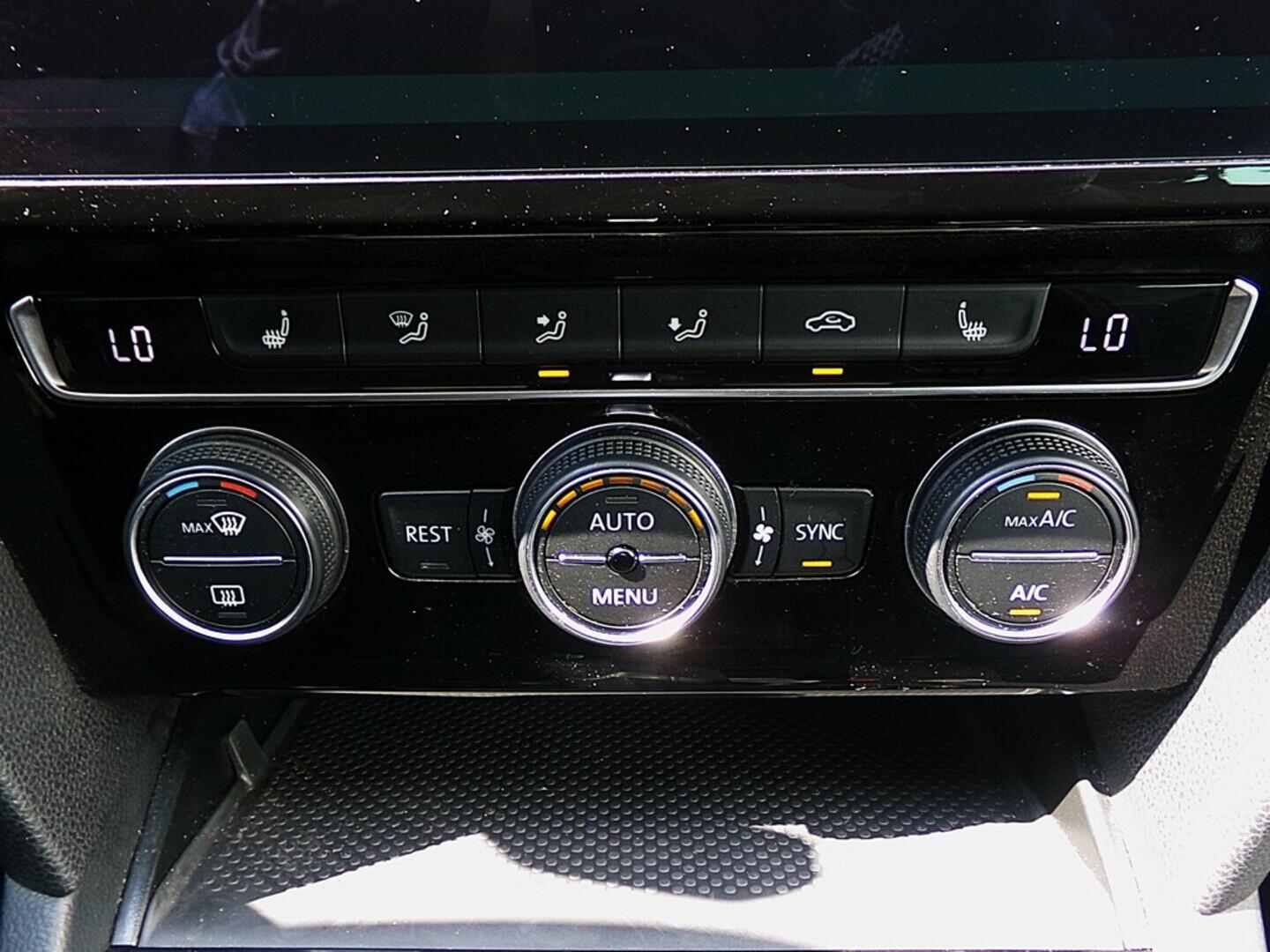 O419V07670_32.webp_PASSAT VARIANT R-line 2.0 TDI 140 kW automat, DPH