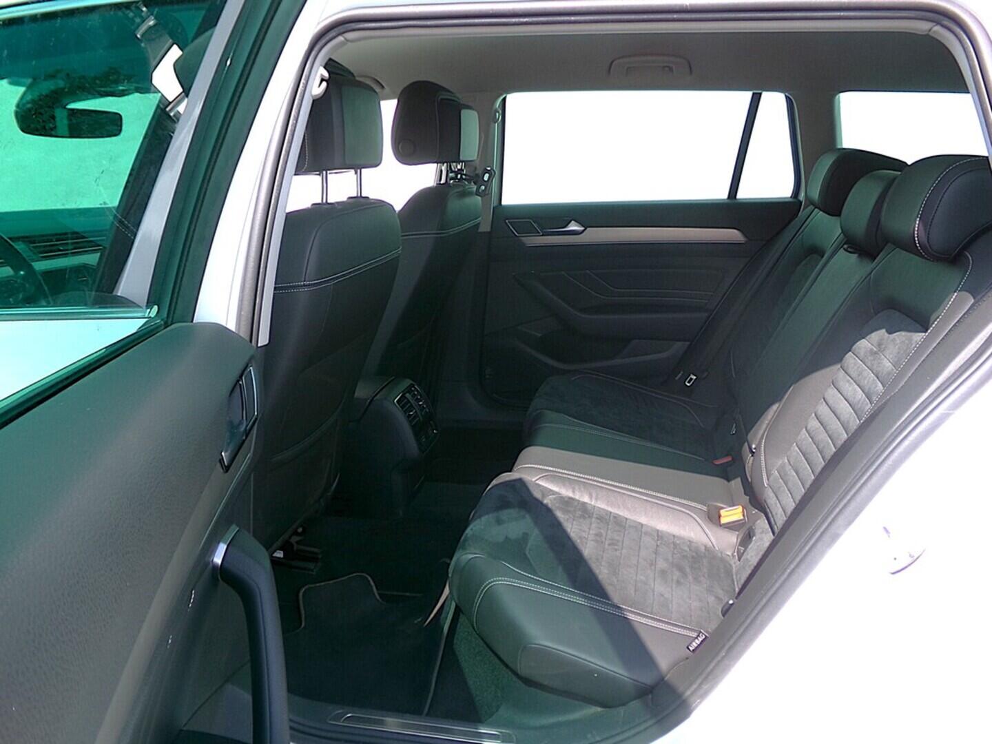 O419V07670_35.webp_PASSAT VARIANT R-line 2.0 TDI 140 kW automat, DPH