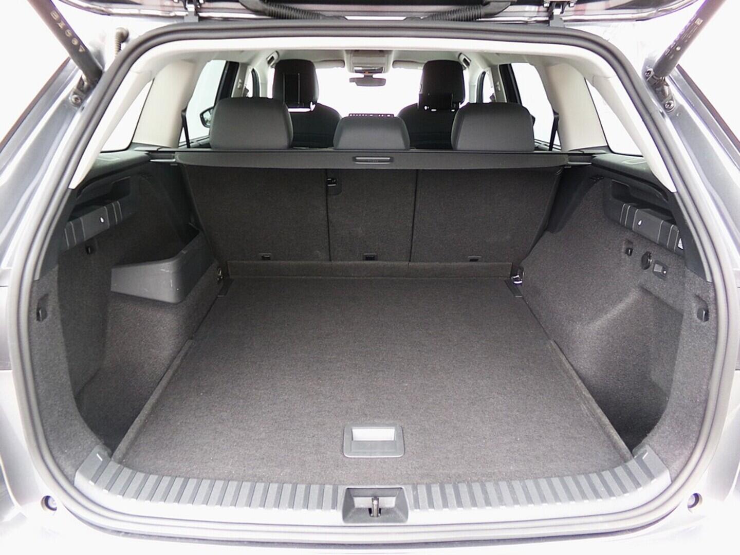 O419V07671_39.webp_KODIAQ Selection 2.0 TDI 142 kW automat, DPH