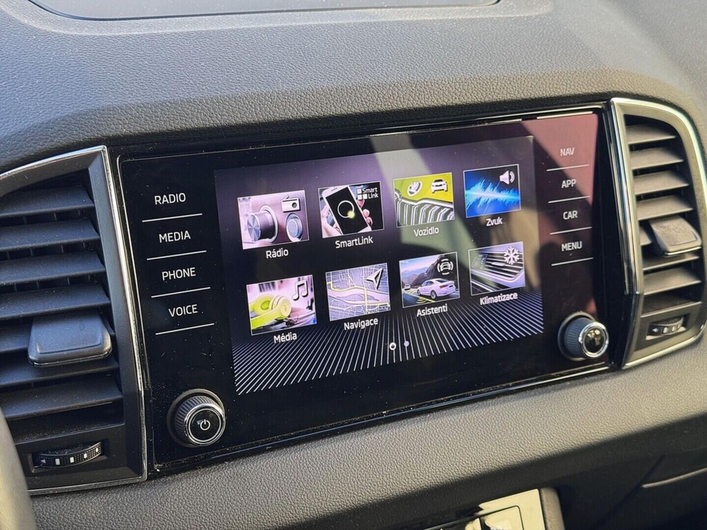 O419V07694_27.webp_KAROQ Ambition 1.5 TSI 110 kW automat, DPH