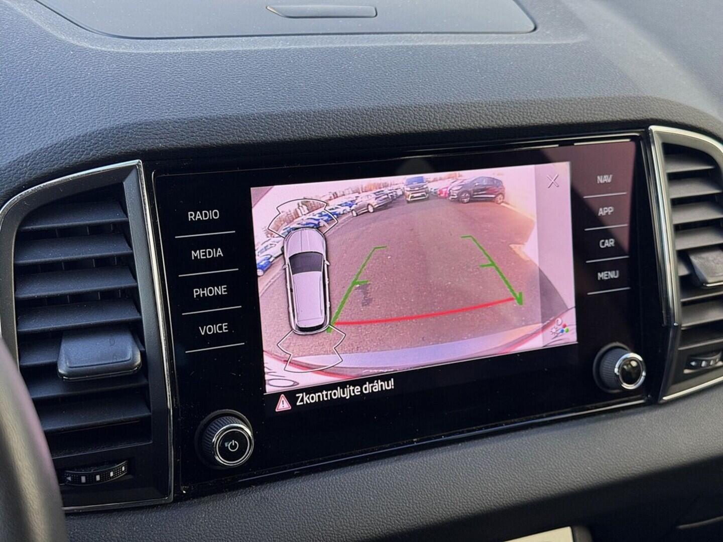 O419V07694_28.webp_KAROQ Ambition 1.5 TSI 110 kW automat, DPH