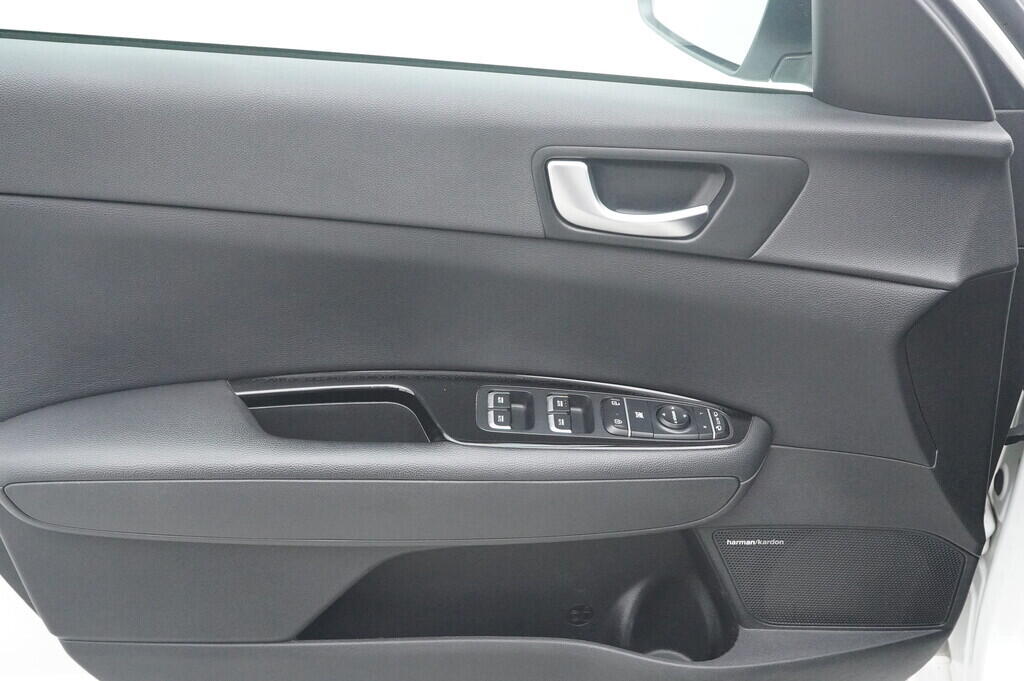 O419V07696_19.webp_OPTIMA Spirit 1.7  104 kW manuál