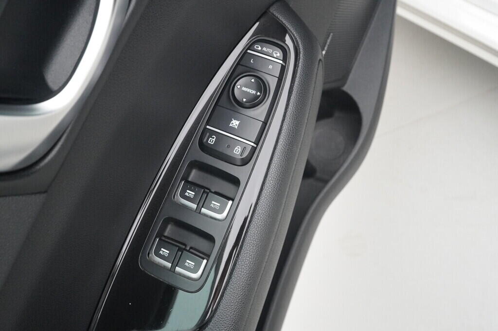 O419V07696_20.webp_OPTIMA Spirit 1.7  104 kW manuál