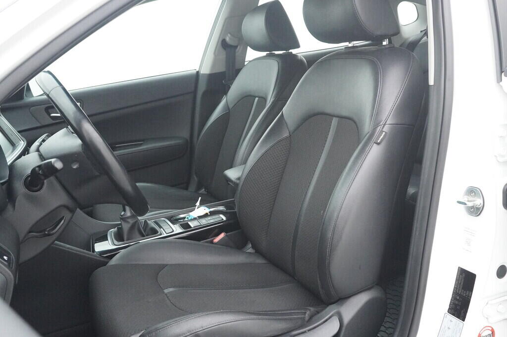 O419V07696_23.webp_OPTIMA Spirit 1.7  104 kW manuál